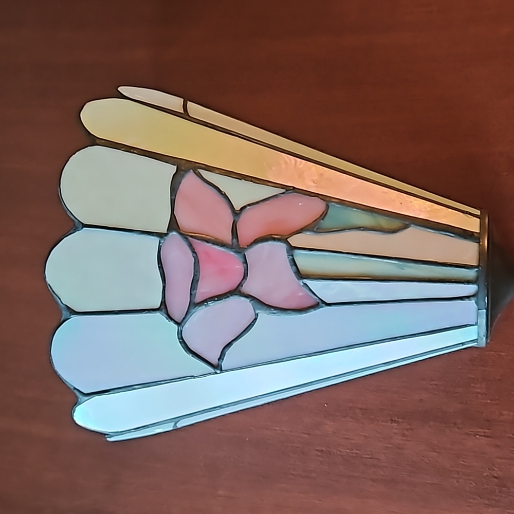 Stained Glass Art Wall Sconce - Flower Motif - Picture 2 of 6